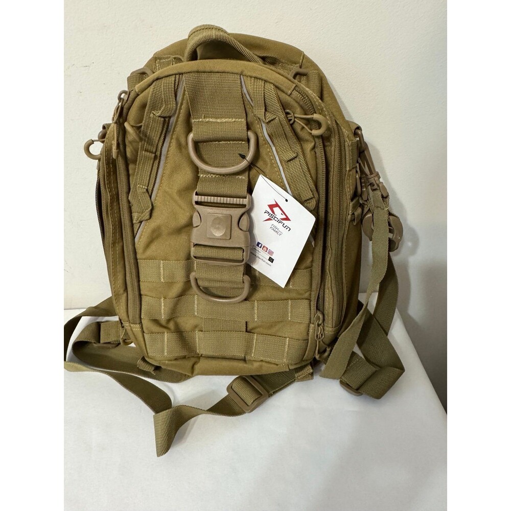 PISCIFUN FISHING BACKPACK NWT